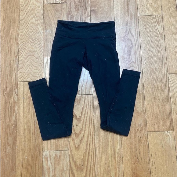 SIZE 4 black lululemon leggings - Picture 2 of 6